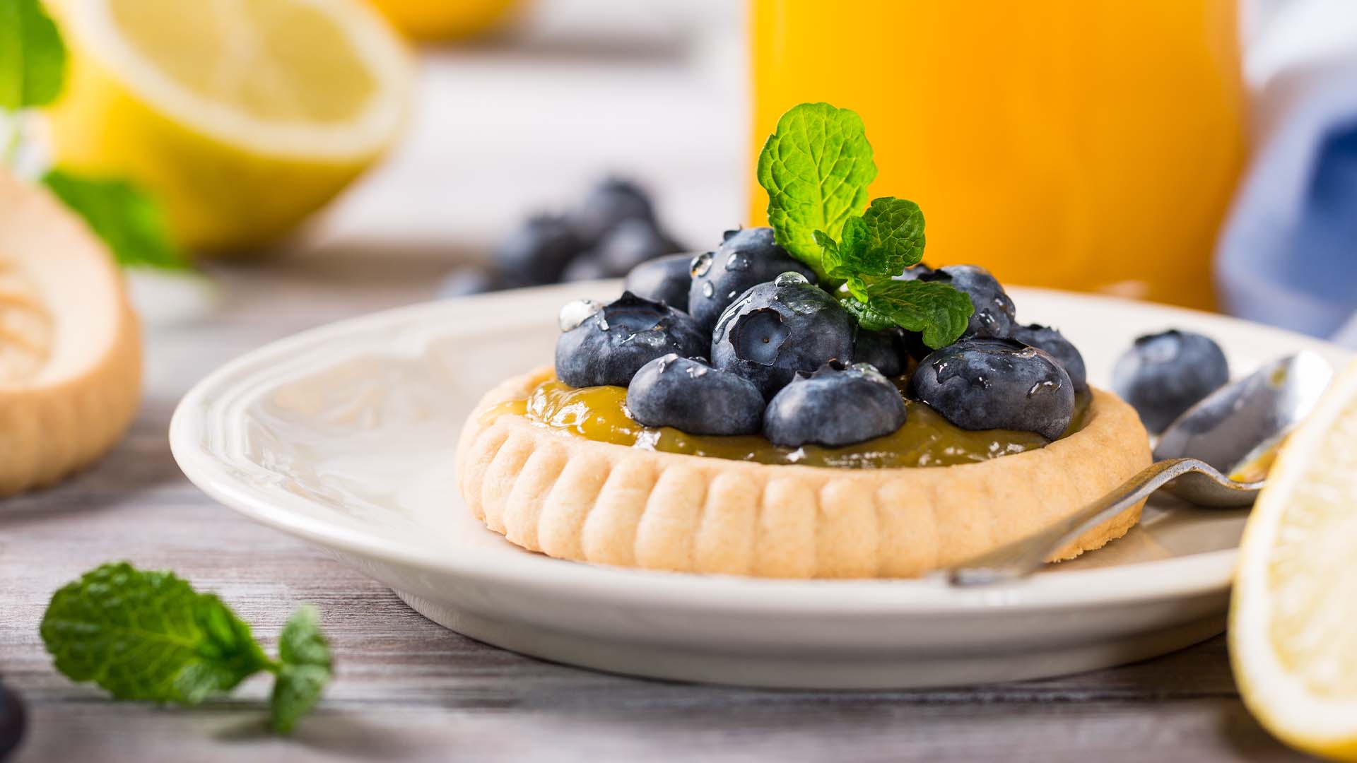 Lemon-Blueberry Oatmeal Cakes